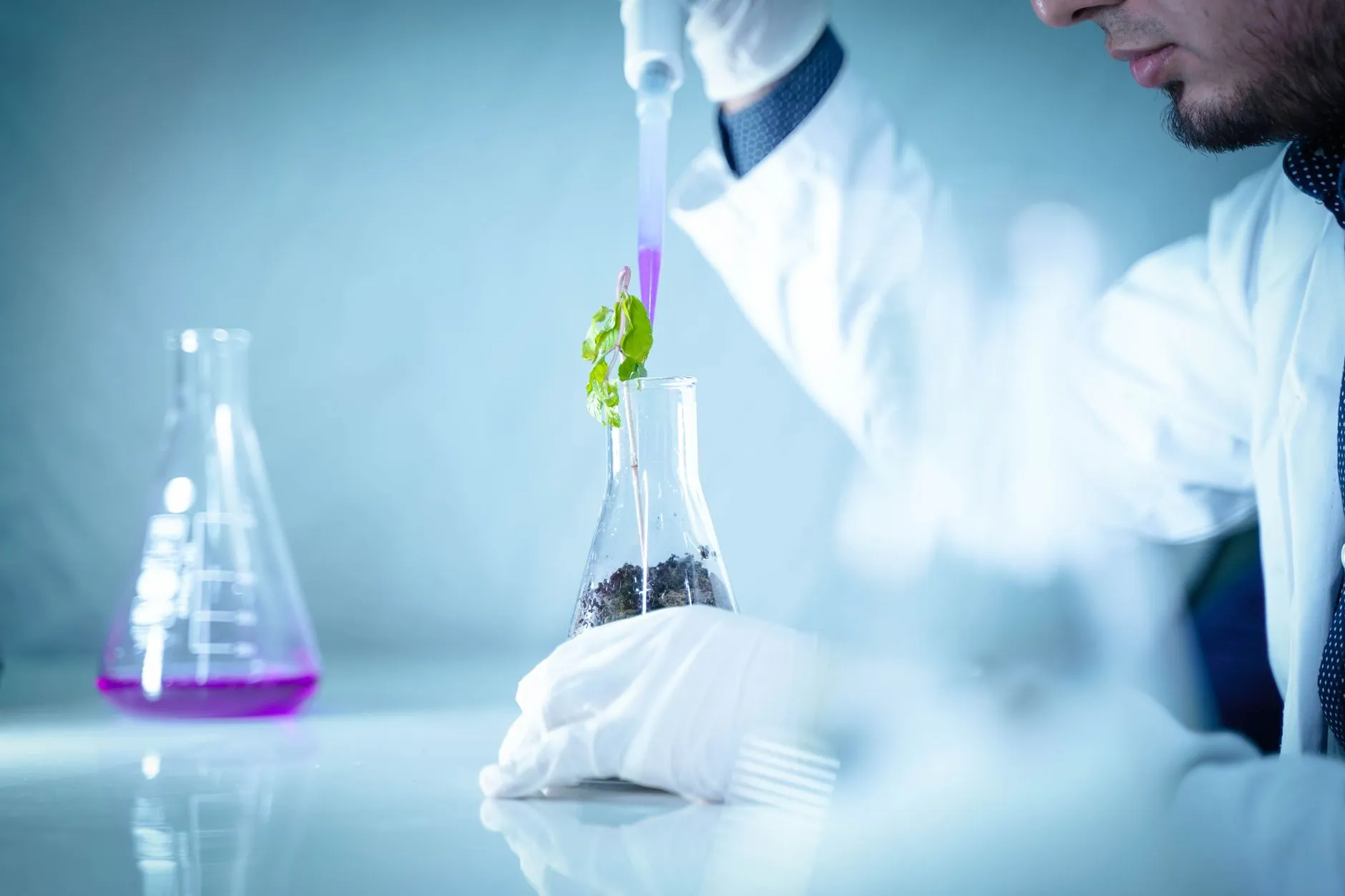 昆明慧育教学投影机与电子白板在多媒体教室中的搭配方案
