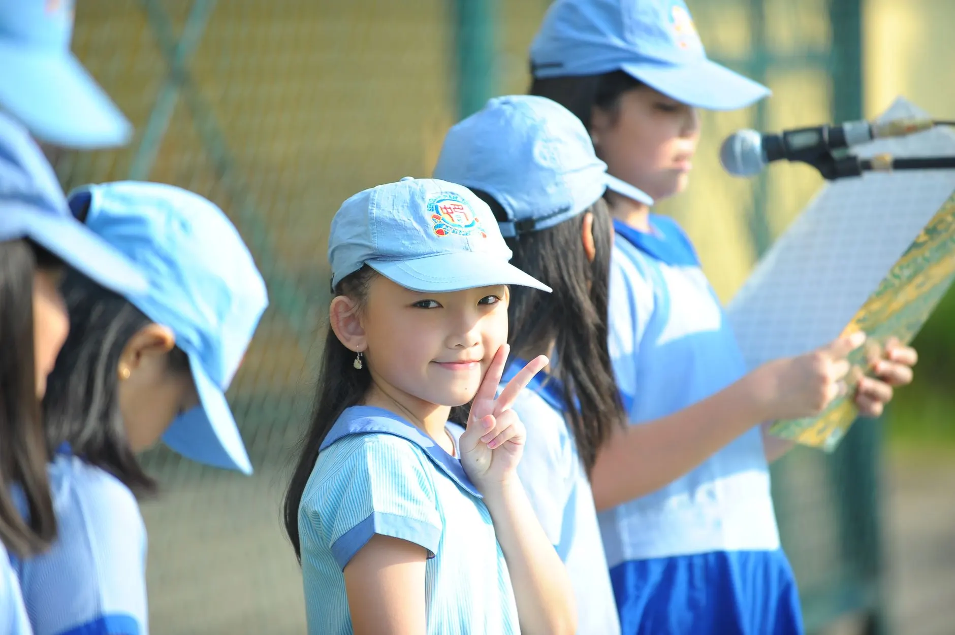 教学投影机亮度与分辨率选择指南：助力云南学校多媒体教室建设