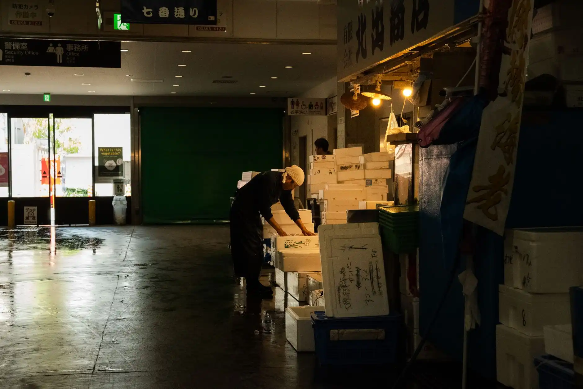 教学投影机亮度与分辨率选择指南：助力云南学校多媒体教室建设