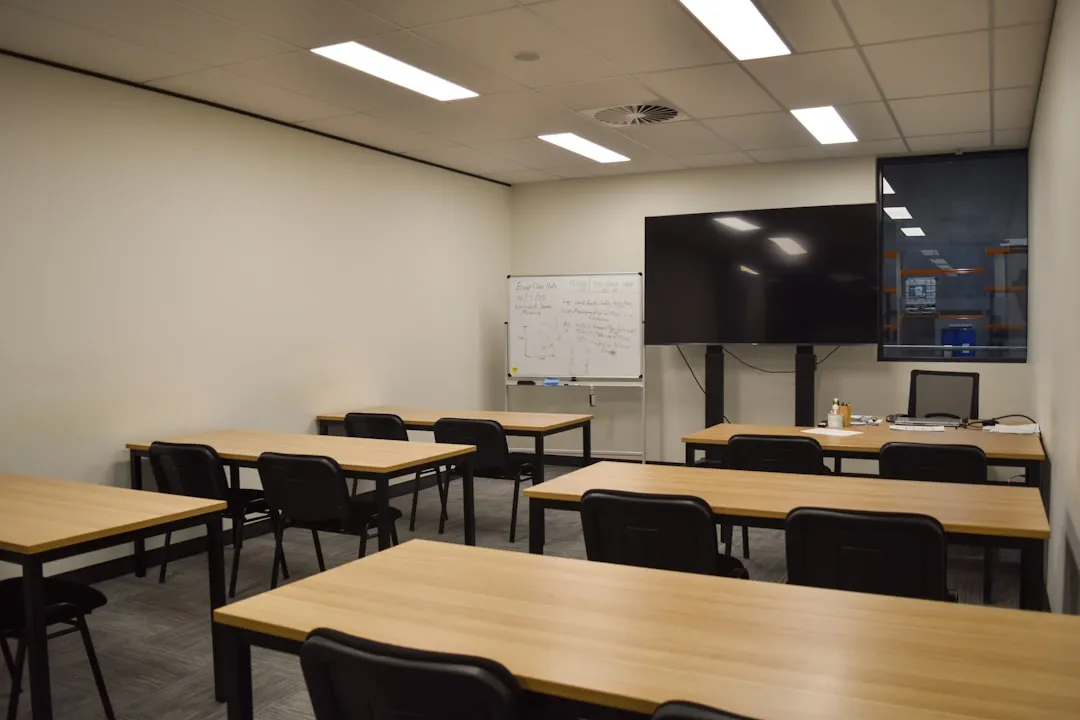 云南多媒体教室建设中电子白板与教学投影机的选型搭配要点正文配图 1
