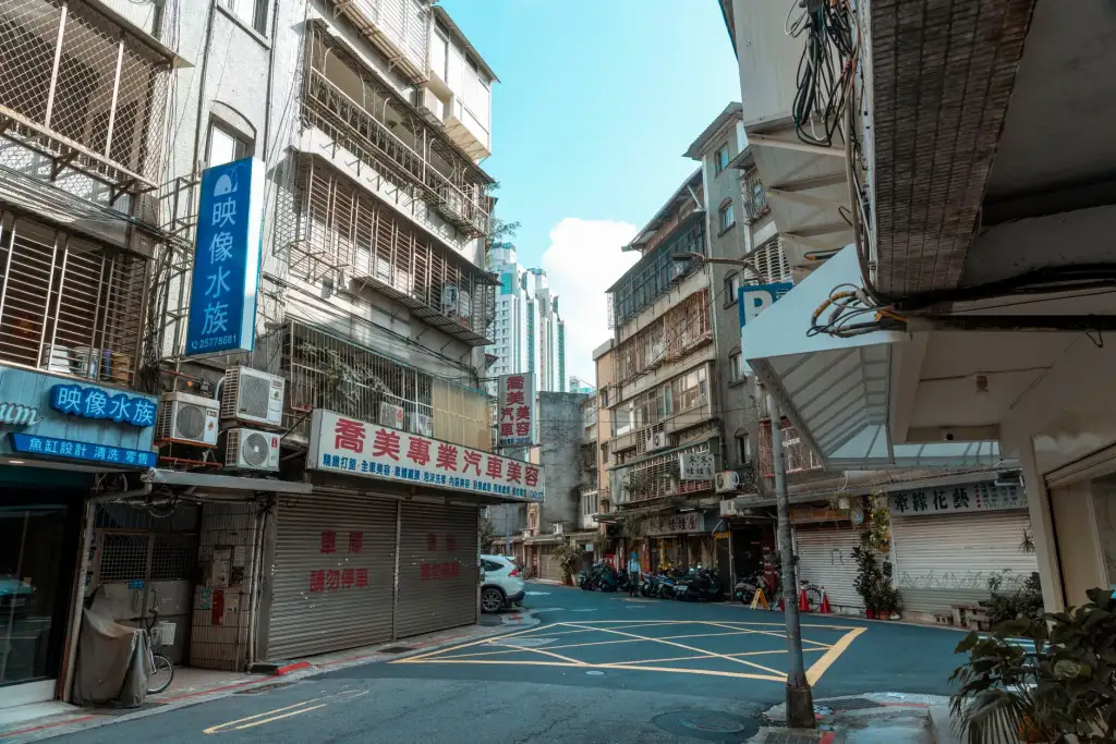 教学投影机与电子白板联动应用方案解析