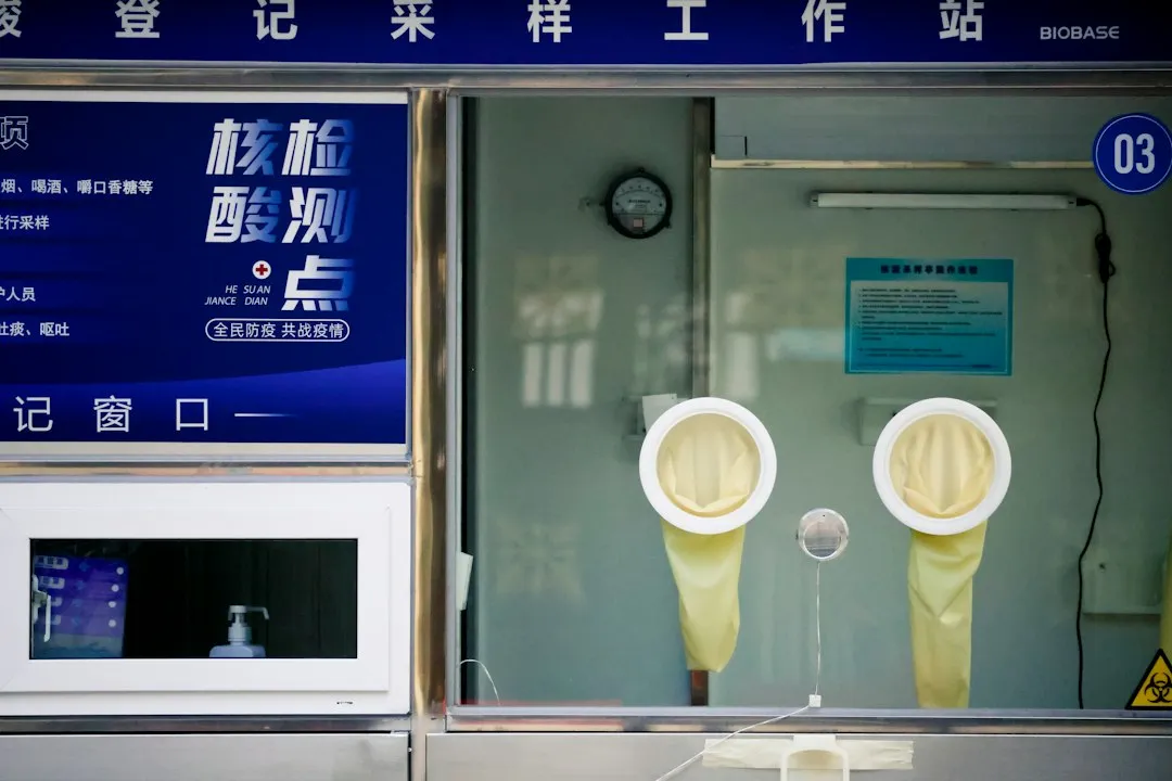 云南地区教育设备采购指南：实物展台选型要点分析